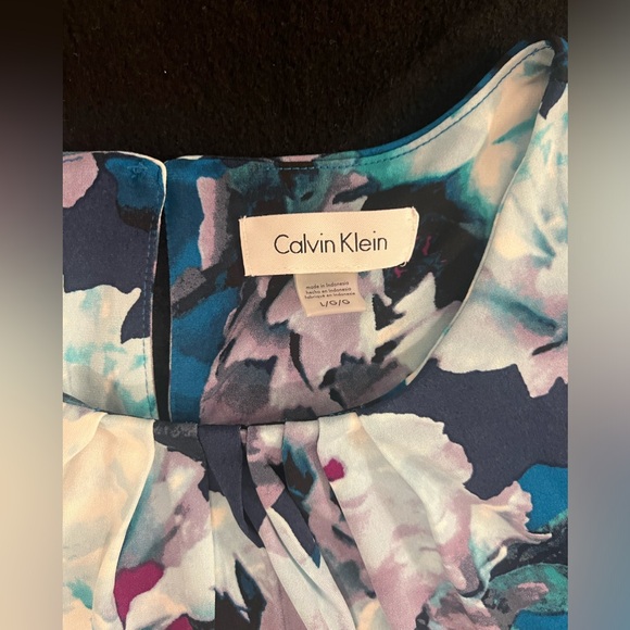 Calvin Klein Women’s Floral Top Pleated Neck Sleeveless Cami Size Large - Picture 4 of 9